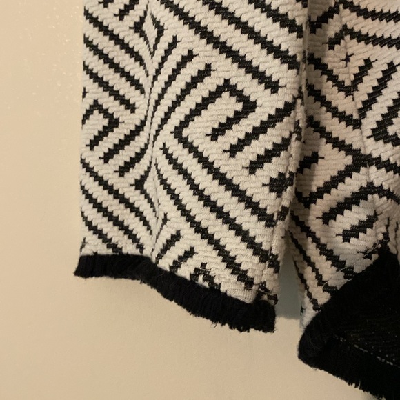 Women’s Anthropologie W5 woven top fringe trim, black white geometric Sz medium - Picture 2 of 9